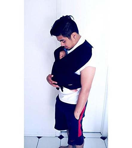 Comfortable baby sling carrier